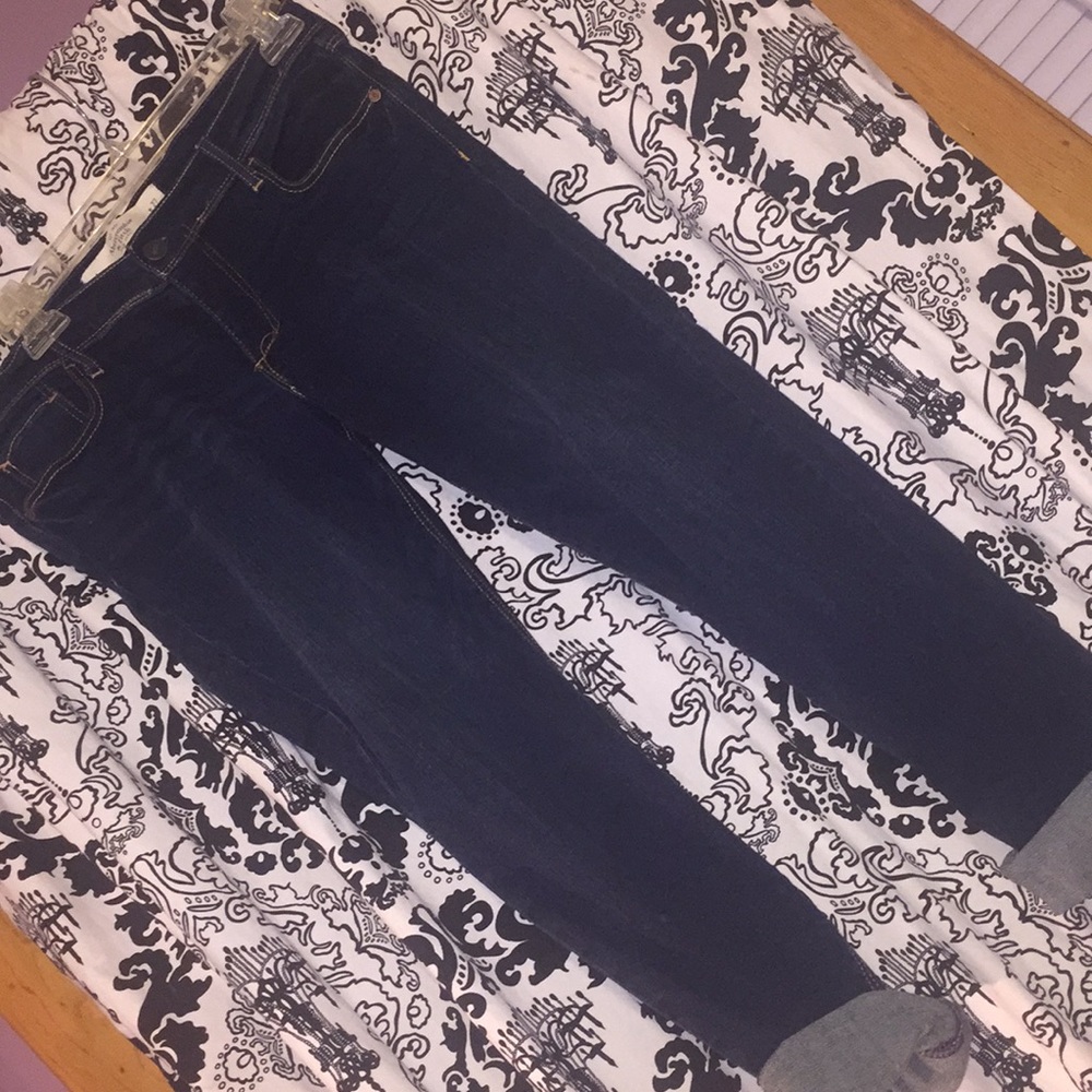 Abercrombie ankle pants or rolled capris